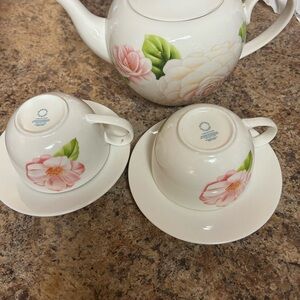 Floral Teapot and Teacup Set